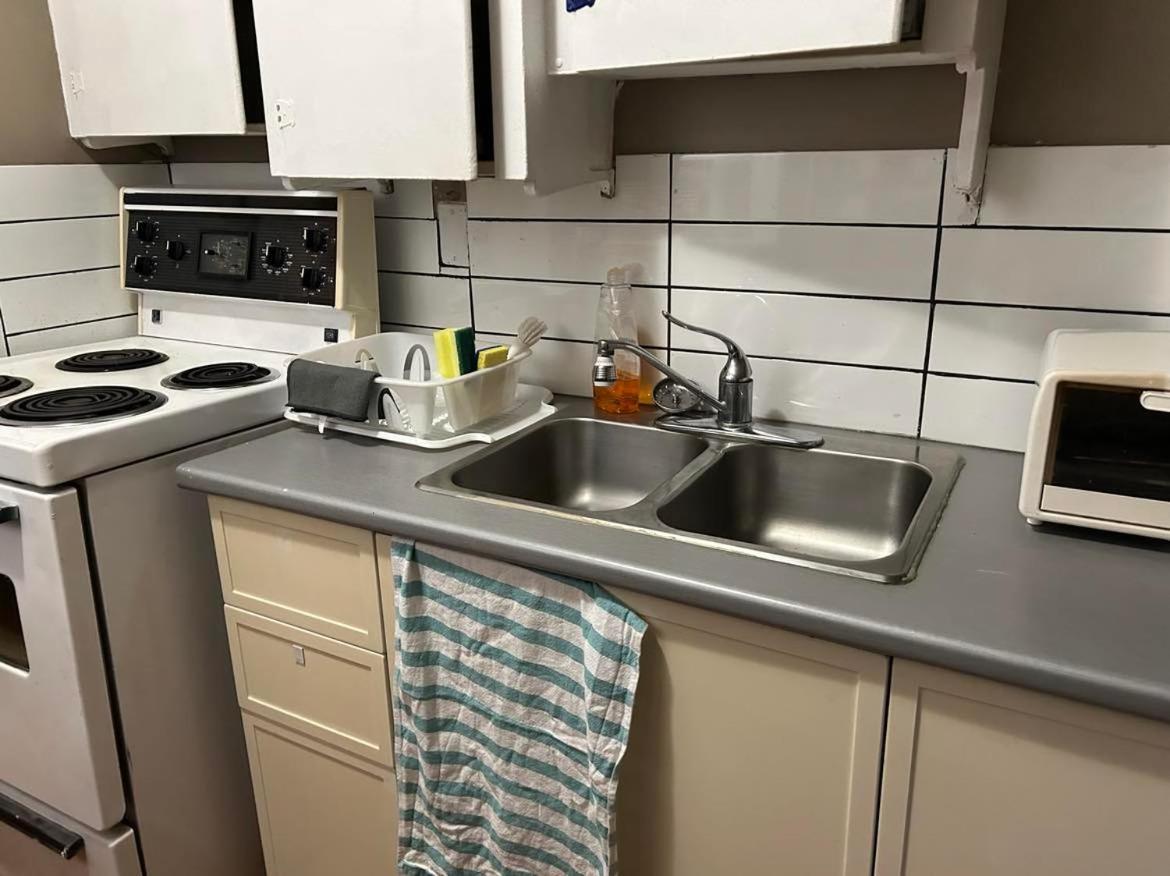 Maryland Homestay In Winnpeg Downtown Winnipeg Habitación foto
